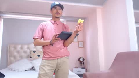 Snapshot of ryan_maxy chatting on February 20, 6:46 pm ryan online show from February 20, 6:46 pm