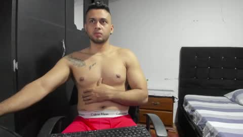 ryan_xc1 online show from April 2, 3:03 am