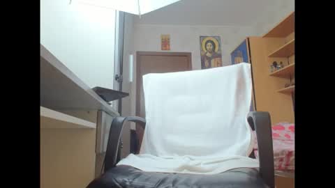 Ryanstone  online show from December 4, 6:46 am