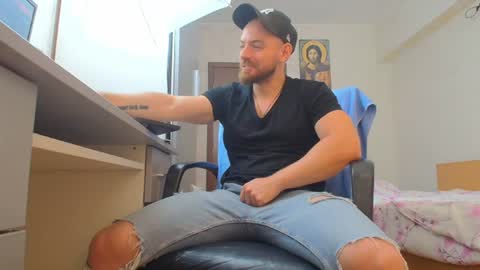 Ryanstone  online show from July 25, 8:01 am