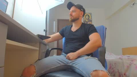 Ryanstone  online show from July 22, 6:15 am