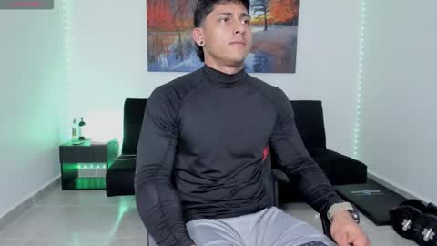 ryanwhite3 online show from February 9, 1:42 am