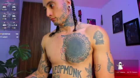 Snapshot of ryuk_it chatting on March 7, 3:18 pm leopmonk help me reach 100 thumbs up online show from March 7, 3:18 pm