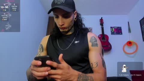 Snapshot of ryuk_it chatting on January 25, 12:26 pm leopmonk help me reach 100 thumbs up online show from January 25, 12:26 pm