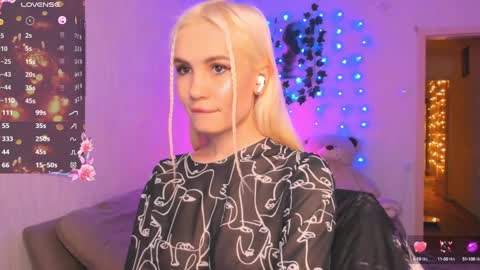 Mary  online show from January 27, 7:56 pm