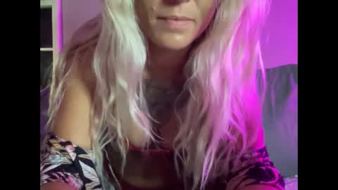 KumKitten online show from October 2, 4:00 am