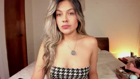 Leslie Beltrn online show from April 19, 4:02 am