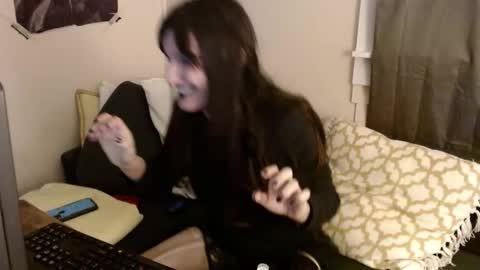 sabinewinters online show from March 25, 5:14 am