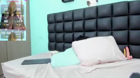 Snapshot of sabrina_med chatting on February 12, 5:26 pm sabrina online show from February 12, 5:26 pm