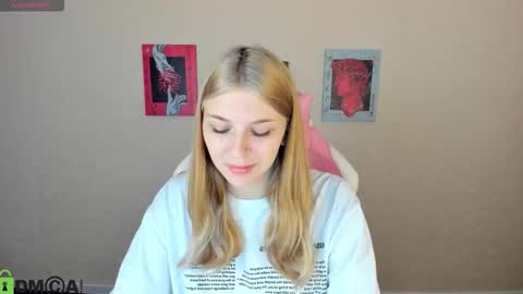 Snapshot of sabrina_moun chatting on September 13, 1:08 am sabrina_moun online show from September 13, 1:08 am