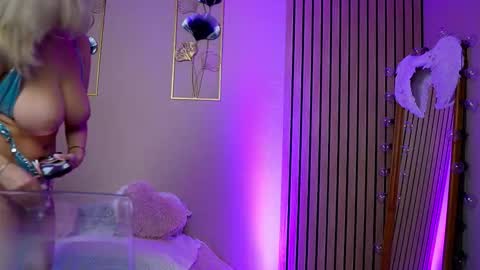 SabrinaJade online show from November 21, 6:55 am