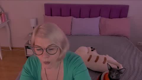 Snapshot of sabrinamacmarren chatting on March 10, 12:38 pm Sabrina MacMarren online show from March 10, 12:38 pm
