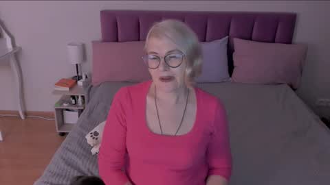 Snapshot of sabrinamacmarren chatting on March 12, 6:53 pm Sabrina MacMarren online show from March 12, 6:53 pm