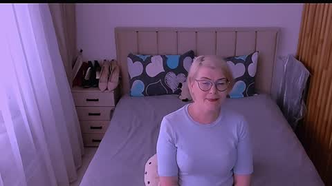 Sabrina MacMarren online show from May 7, 4:03 pm