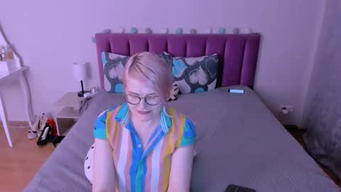 Sabrina MacMarren online show from February 13, 5:27 pm