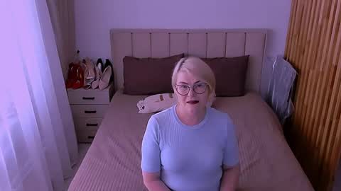 Sabrina MacMarren online show from May 25, 2:23 pm