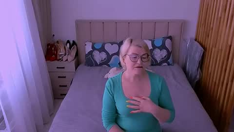Sabrina MacMarren online show from May 23, 11:06 am