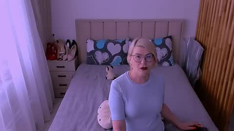 Sabrina MacMarren online show from May 22, 10:22 am
