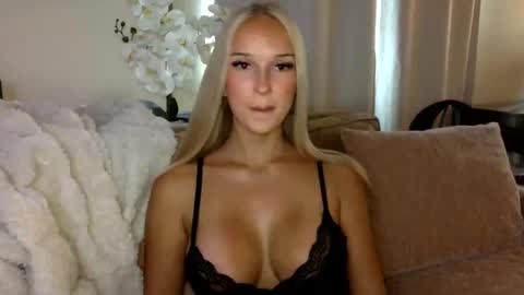 sadieeblake online show from October 25, 11:16 pm