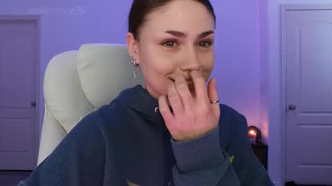 Snapshot of sadierenee96 chatting on September 15, 8:54 pm Sadie Renee online show from September 15, 8:54 pm