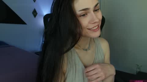 Snapshot of sadierenee96 chatting on December 19, 1:50 am Sadie Renee online show from December 19, 1:50 am