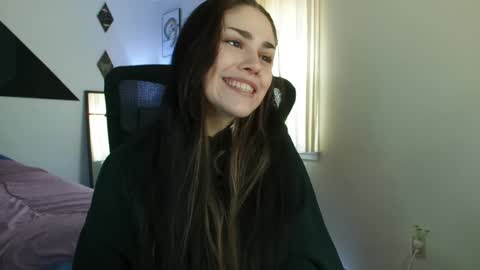 Snapshot of sadierenee96 chatting on December 18, 8:25 pm Sadie Renee online show from December 18, 8:25 pm