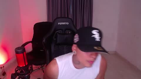 Snapshot of saenz_hotx chatting on January 11, 1:48 am saenz_hotx online show from January 11, 1:48 am