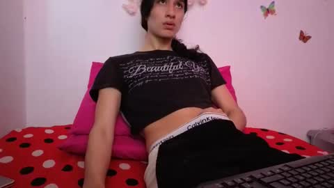 Safiro Queen online show from December 1, 11:30 am