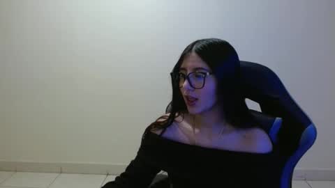 Sahaliefox  online show from May 27, 9:23 pm