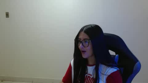 Sahaliefox  online show from February 25, 3:37 pm