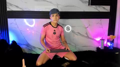 Juan online show from October 19, 2:05 am