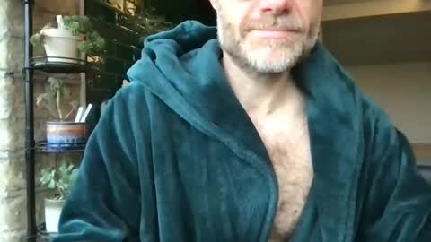 saint009 online show from March 29, 7:10 am