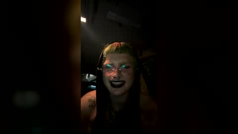 saint_amour online show from August 2, 8:27 am
