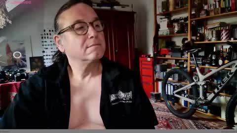 Snapshot of saint_beauvais chatting on January 24, 11:04 am saint_beauvais online show from January 24, 11:04 am