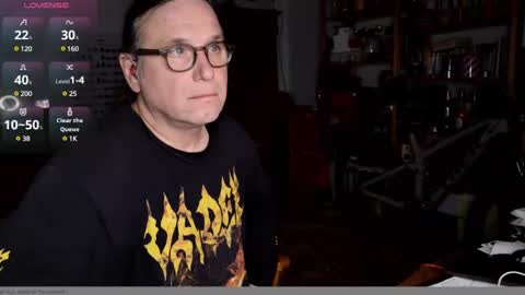 Snapshot of saint_beauvais chatting on January 24, 2:28 am saint_beauvais online show from January 24, 2:28 am
