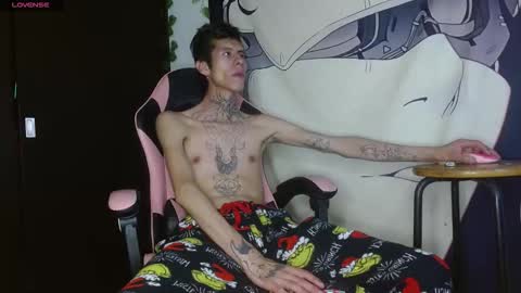 Snapshot of saint_boyy chatting on September 18, 5:44 am saint boy online show from September 18, 5:44 am