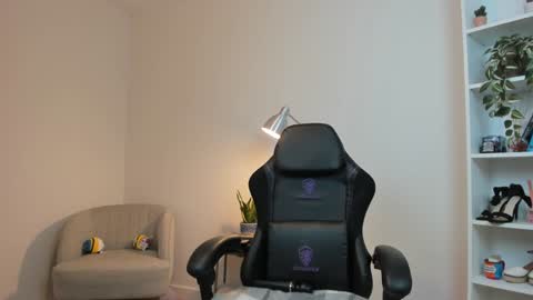 Snapshot of sakura_harper chatting on February 8, 8:42 am Sakura Harper online show from February 8, 8:42 am