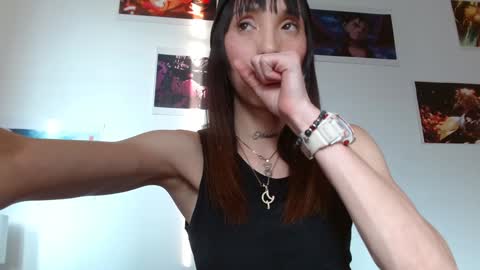 Sakura Skinny online show from December 11, 9:55 pm