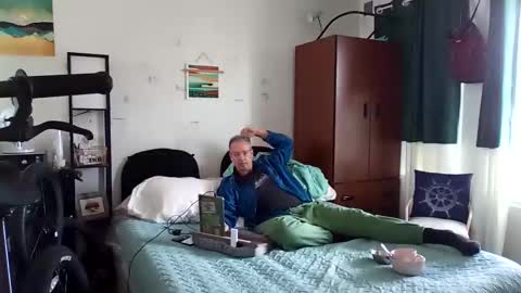 salis1981 online show from October 22, 6:31 pm