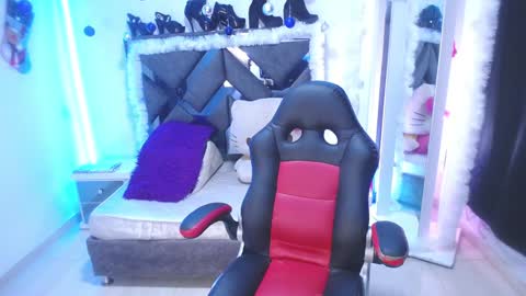 Snapshot of salo_hot01 chatting on December 23, 11:06 pm SALO HOT online show from December 23, 11:06 pm