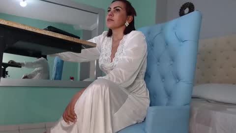 Isabel online show from September 17, 1:03 pm