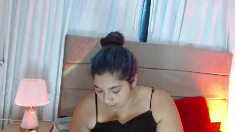 salomehotty_ online show from October 8, 8:59 pm