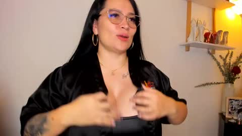 Snapshot of salomekross_ chatting on February 26, 7:55 am Salome Kross online show from February 26, 7:55 am