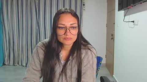 Snapshot of salomesaints chatting on January 25, 3:30 am salome online show from January 25, 3:30 am