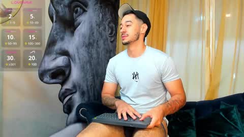 Snapshot of salvatore_costa chatting on February 15, 6:33 pm Salvatore online show from February 15, 6:33 pm