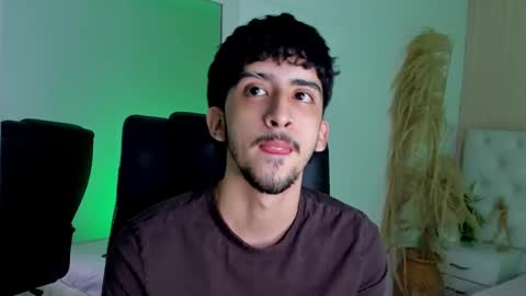 Snapshot of salvatore_monterey chatting on September 12, 8:33 pm salvatore online show from September 12, 8:33 pm