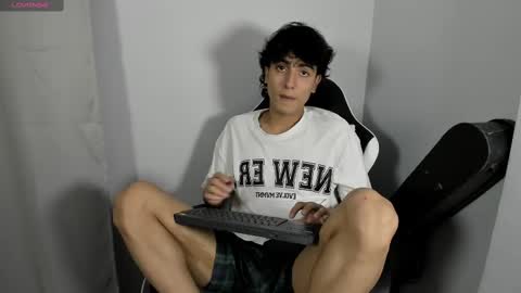 Snapshot of salvatore_montt chatting on February 16, 12:52 am salvatore_montt online show from February 16, 12:52 am