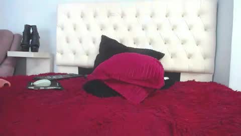 saly moon online show from March 3, 10:52 pm