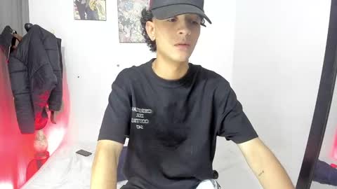 sam__cute online show from December 31, 4:27 am
