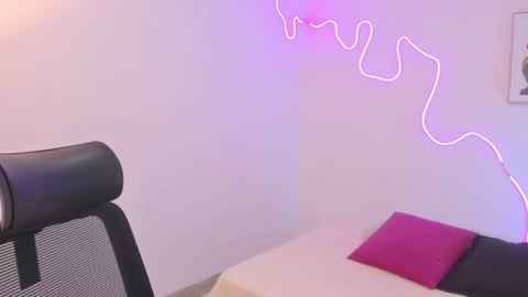 Sam Clark online show from November 7, 4:04 am